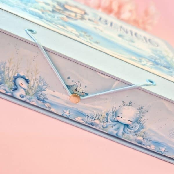 Caderno de notas decorado com sereia e elementos marinhos em tons de azul e rosa, ideal para organização feminina e papelaria personalizada.