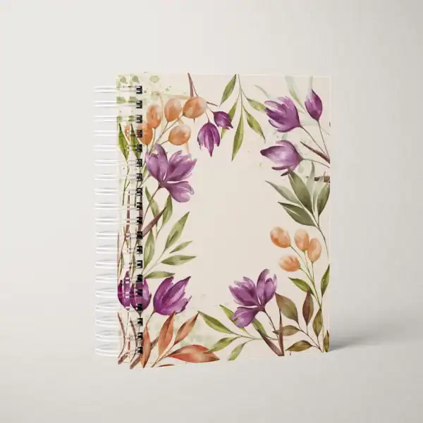 Caderno de capa dura, floral, "Studio Rita Medeiros". Máx 125 caracteres. Sem claims. Sem inventar.